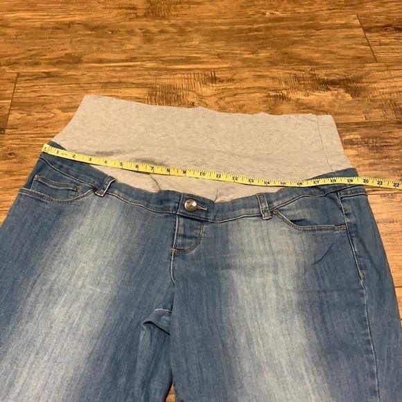 Thyme Maternity medium/light wash jeans size XXL pants with a belly band - Picture 9 of 10
